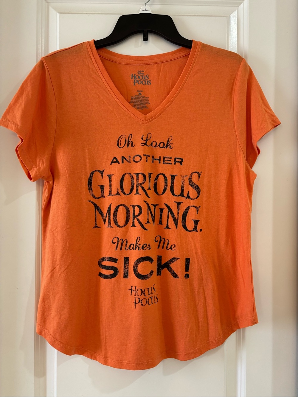 Disney Hocus Pocus Orange V-Neck Hocus Pocus 'Glorious Morning' Graphic Tee XL